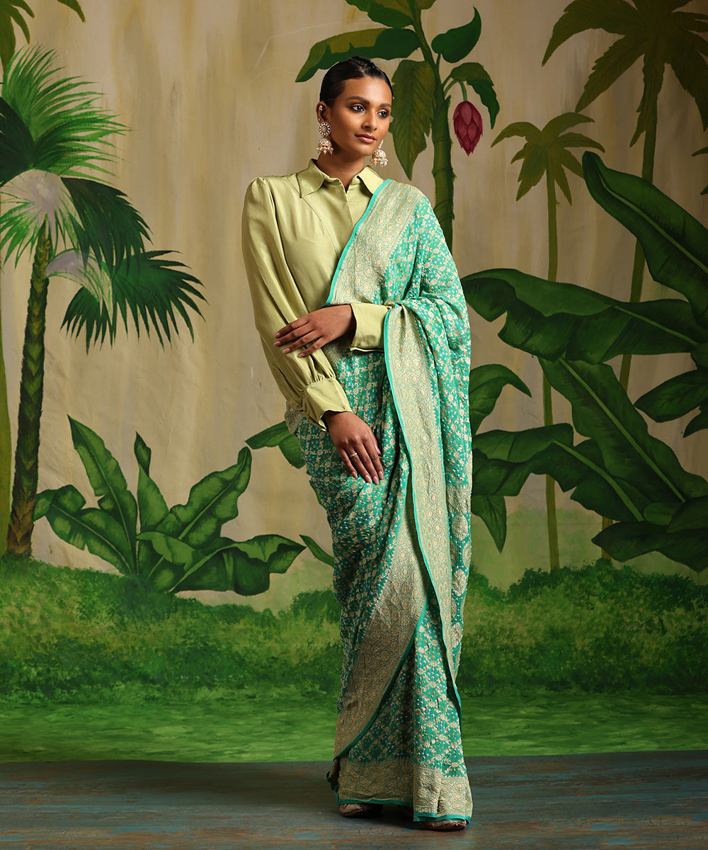 Handloom_Turquoise_Green_Pure_Georgette_Banarasi_Bandhej_Saree_With_All_Over_Zari_Jaal_WeaverStory_02