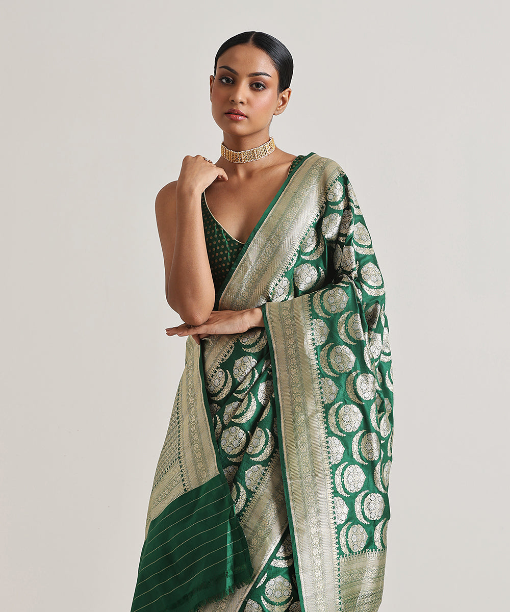 Green_Handloom_Pure_Katan_Silk_Double_Zari_Banarasi_Saree_With_Mughal_Booti_WeaverStory_01