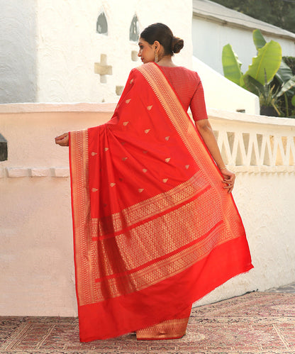 Red_Handloom_Pure_Katan_Silk_Banarasi_Saree_With_Zari_Booti_And_Border_WeaverStory_03