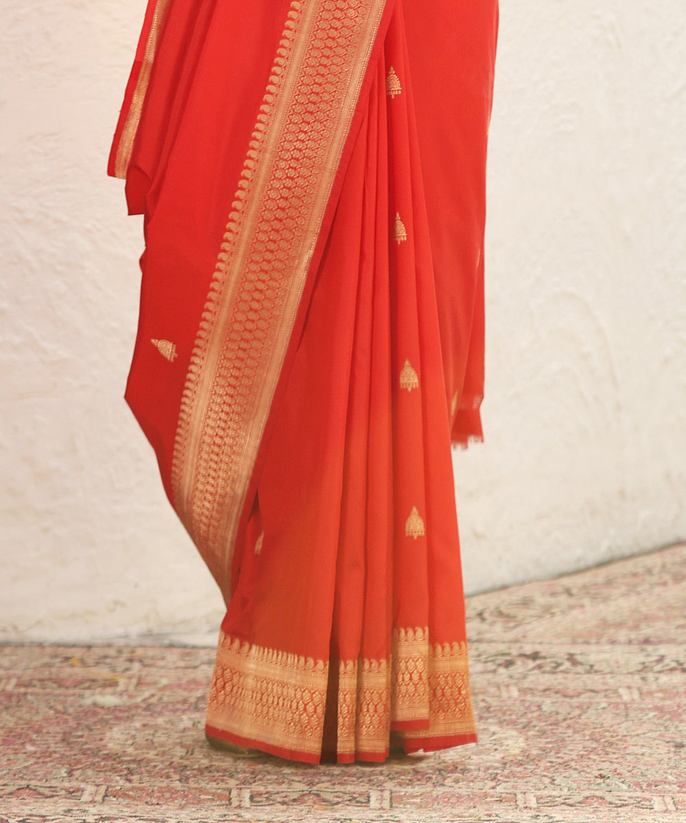 Red_Handloom_Pure_Katan_Silk_Banarasi_Saree_With_Zari_Booti_And_Border_WeaverStory_04