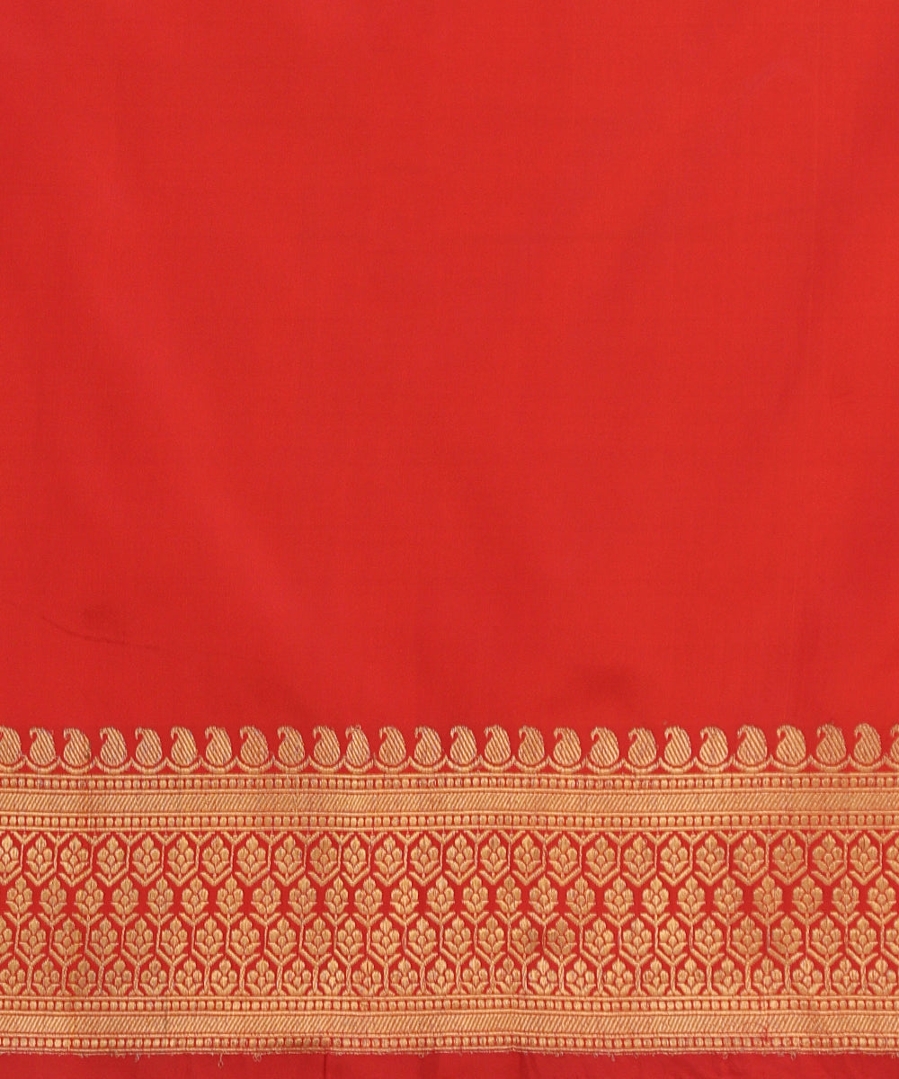 Red_Handloom_Pure_Katan_Silk_Banarasi_Saree_With_Zari_Booti_And_Border_WeaverStory_05