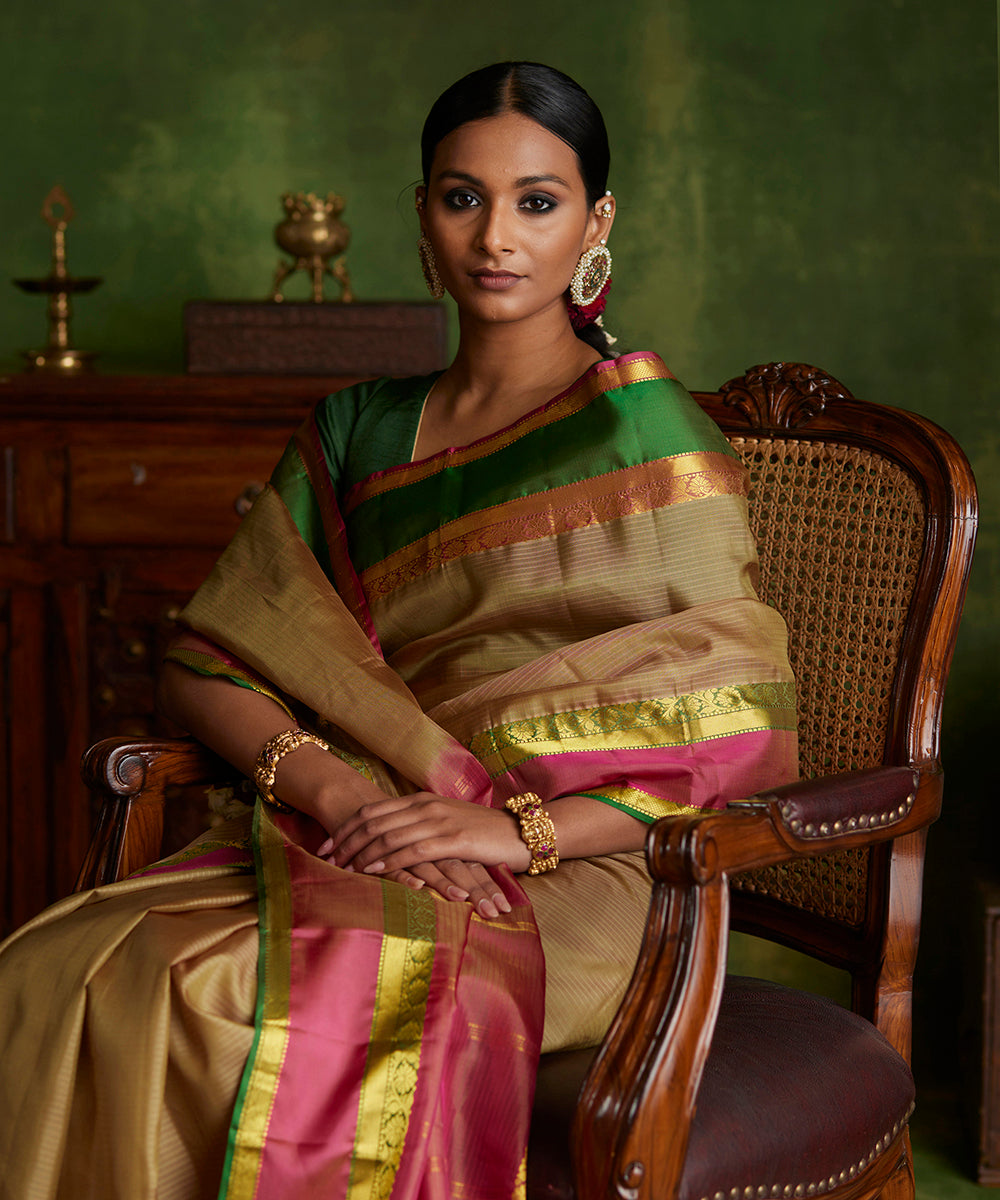Handloom_Pastel_Heena_Green_Double_Shade_Pure_Silk_Kanjivaram_Saree_WeaverStory_01