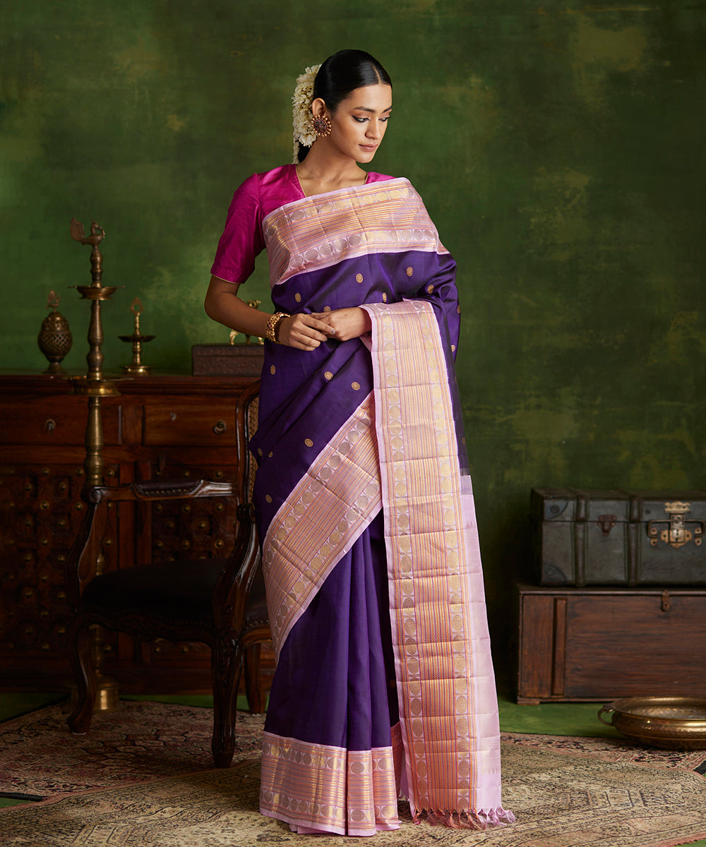 Ink_Blue_Handloom_Pure_Silk_Kanjivaram_Saree_With_Korvai_Pink_Broad_Border_WeaverStory_02