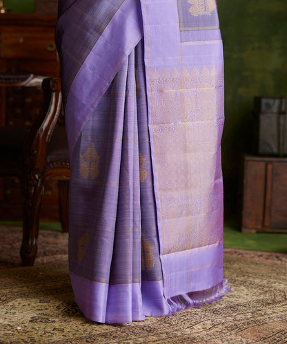 Lavender_Double_Shade_Handloom_Pure_Silk_Kanjivaram_Saree_With_Antique_Zari_Peacock_Booti_WeaverStory_04