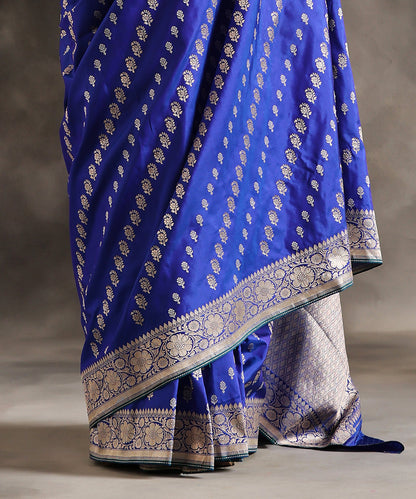 Blue_Handloom_Pure_Katan_Silk_Ektara_Banarasi_Saree_With_Sona_Rupa_Kadhwa_Booti_WeaverStory_04