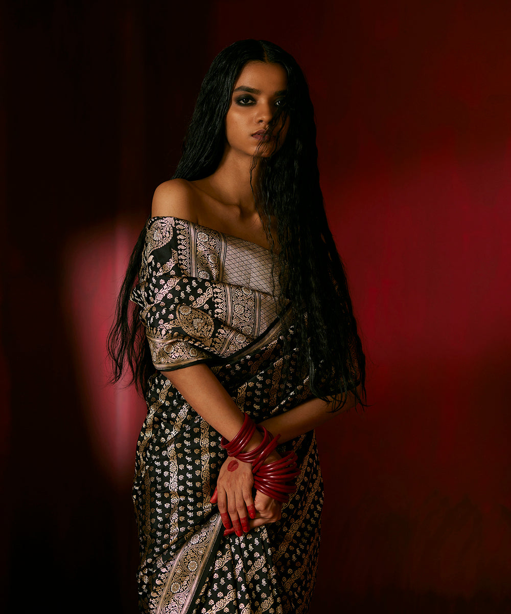 Handloom_Black_Pure_Katan_Silk_Banarasi_Saree_With_Aada_Sona_Rupa_Jaal_WeaverStory_01