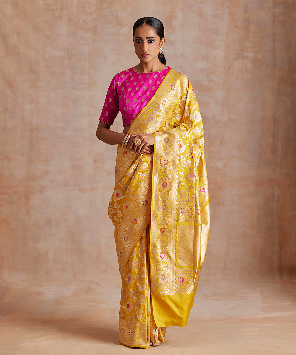 Handloom_Yellow_Pure_Katan_Silk_Banarasi_Saree_With_Meenakari_Floral_Jaal_WeaverStory_02