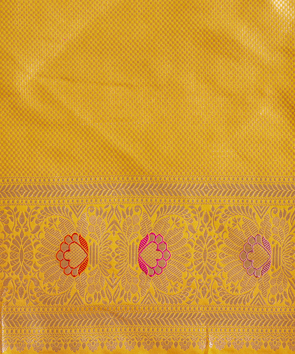 Handloom_Yellow_Pure_Katan_Silk_Banarasi_Saree_With_Meenakari_Floral_Jaal_WeaverStory_05