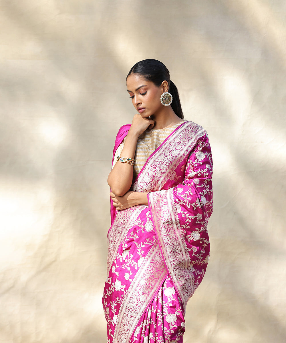 Purple_Handloom_Pure_Katan_Silk_Banarasi_Saree_With_Floral_Border_WeaverStory_01