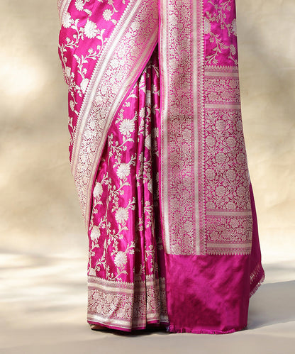 Purple_Handloom_Pure_Katan_Silk_Banarasi_Saree_With_Floral_Border_WeaverStory_04