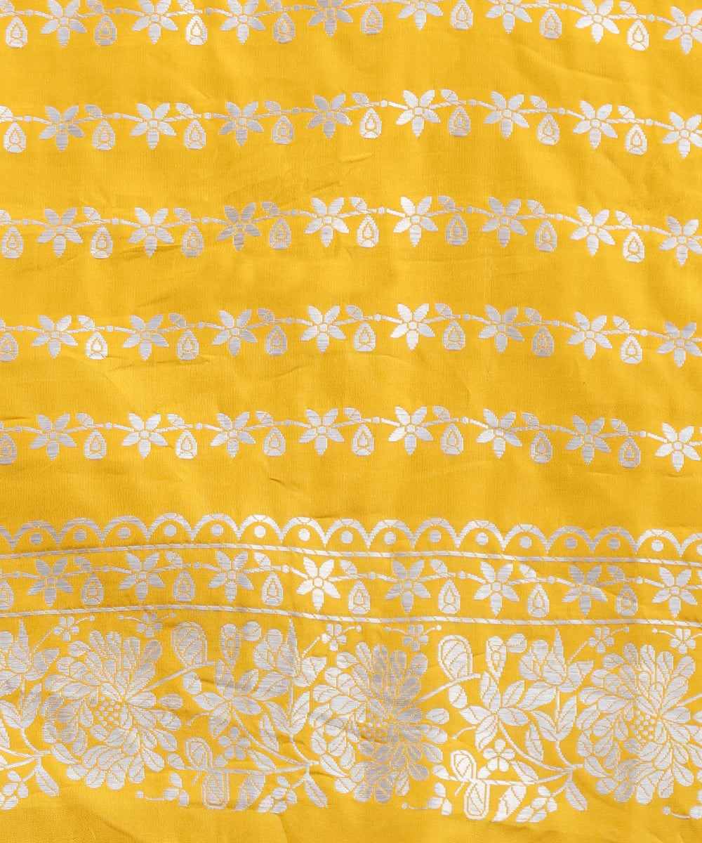 Handloom_Yellow_Pure_Katan_Silk_Banarasi_Saree_With_Floral_Jaal_WeaverStory_05