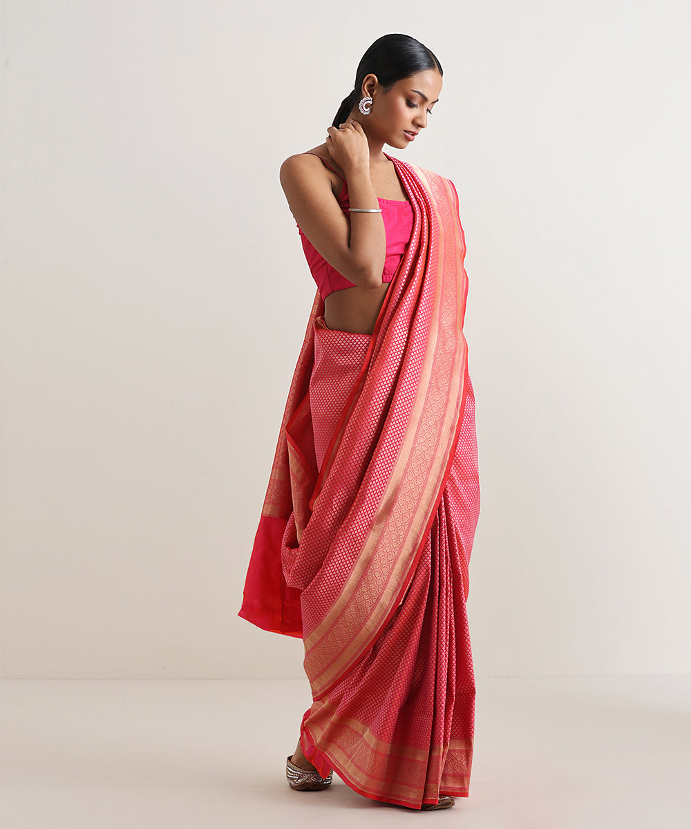 Pink_Dual_Tone_Handloom_Pure_Katan_Silk_Tanchoi_Banarasi_Saree_With_Zari_Booti_WeaverStory_02