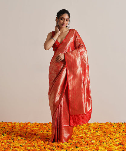 Red_Handloom_Pure_Katan_Silk_Kimkhab_Banarasi_Saree_And_Gold_Zari_WeaverStory_02