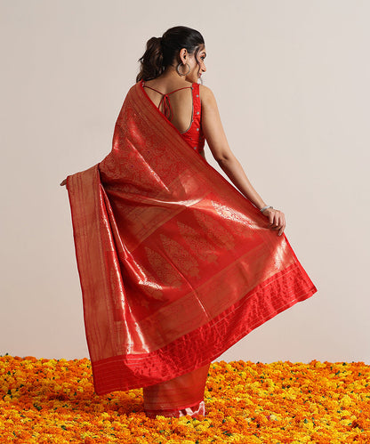 Red_Handloom_Pure_Katan_Silk_Kimkhab_Banarasi_Saree_And_Gold_Zari_WeaverStory_03