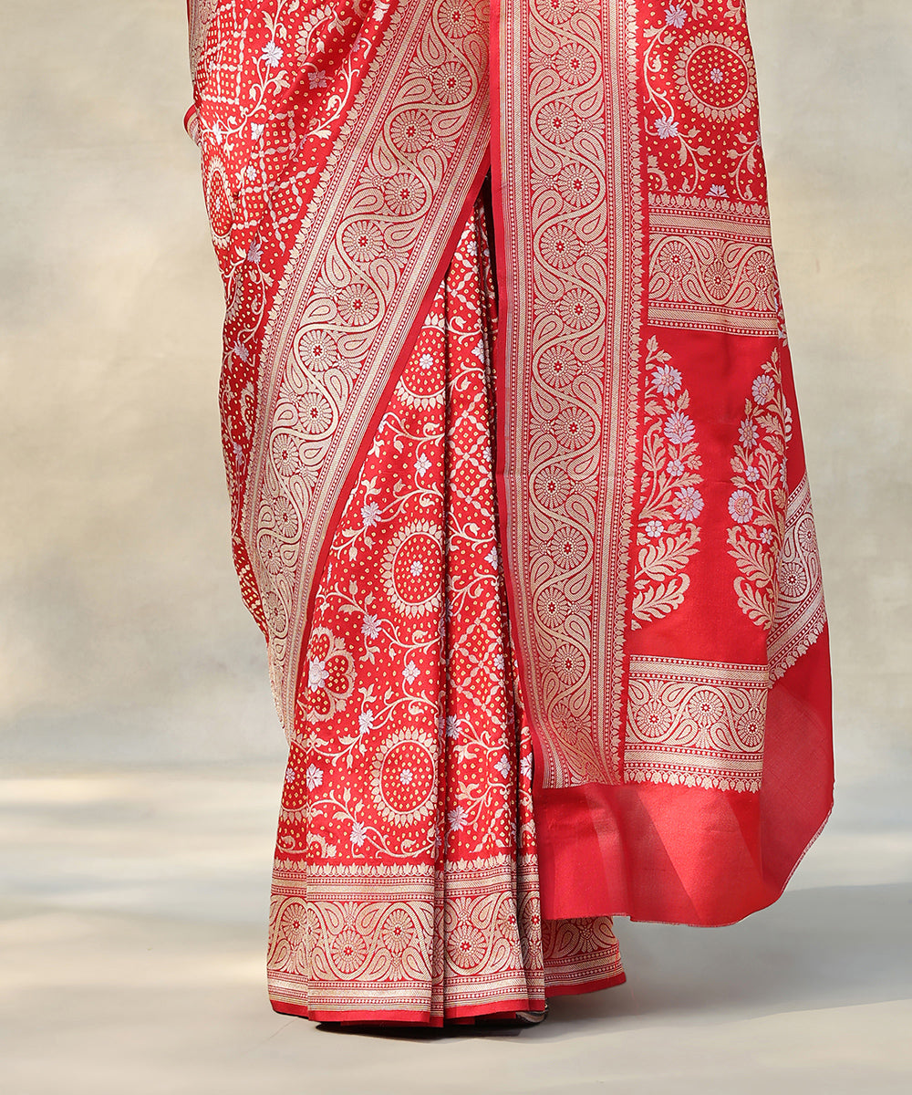 Handloom_Red_Pure_Katan_Silk_Banarasi_Saree_With_All_Over_Sona_Rupa_Zari_Jaal_WeaverStory_04