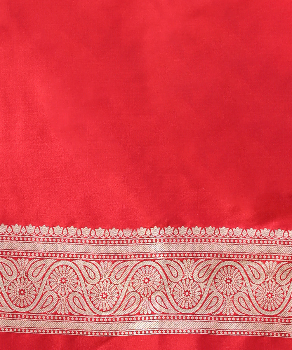 Handloom_Red_Pure_Katan_Silk_Banarasi_Saree_With_All_Over_Sona_Rupa_Zari_Jaal_WeaverStory_05