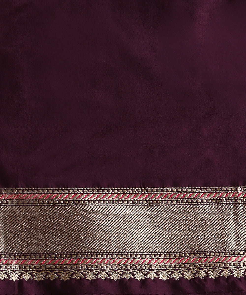 Mauve_Handloom_Pure_Katan_Silk_Banarasi_Saree_With_Kadhwa_Booti_And_Gold_Zari_Border_WeaverStory_05