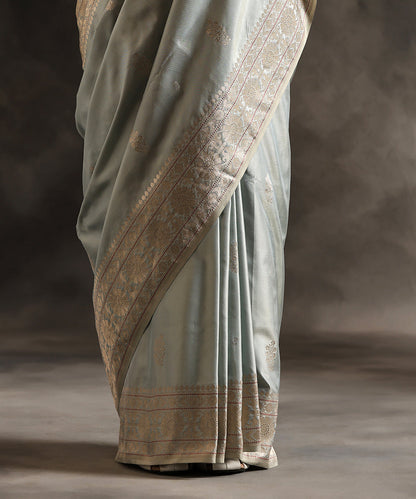 Ice_Blue_Handloom_Pure_Katan_Silk_Ektara_Banarasi_Saree_With_Kadhwa_Booti_And_Silver_Border_WeaverStory_04