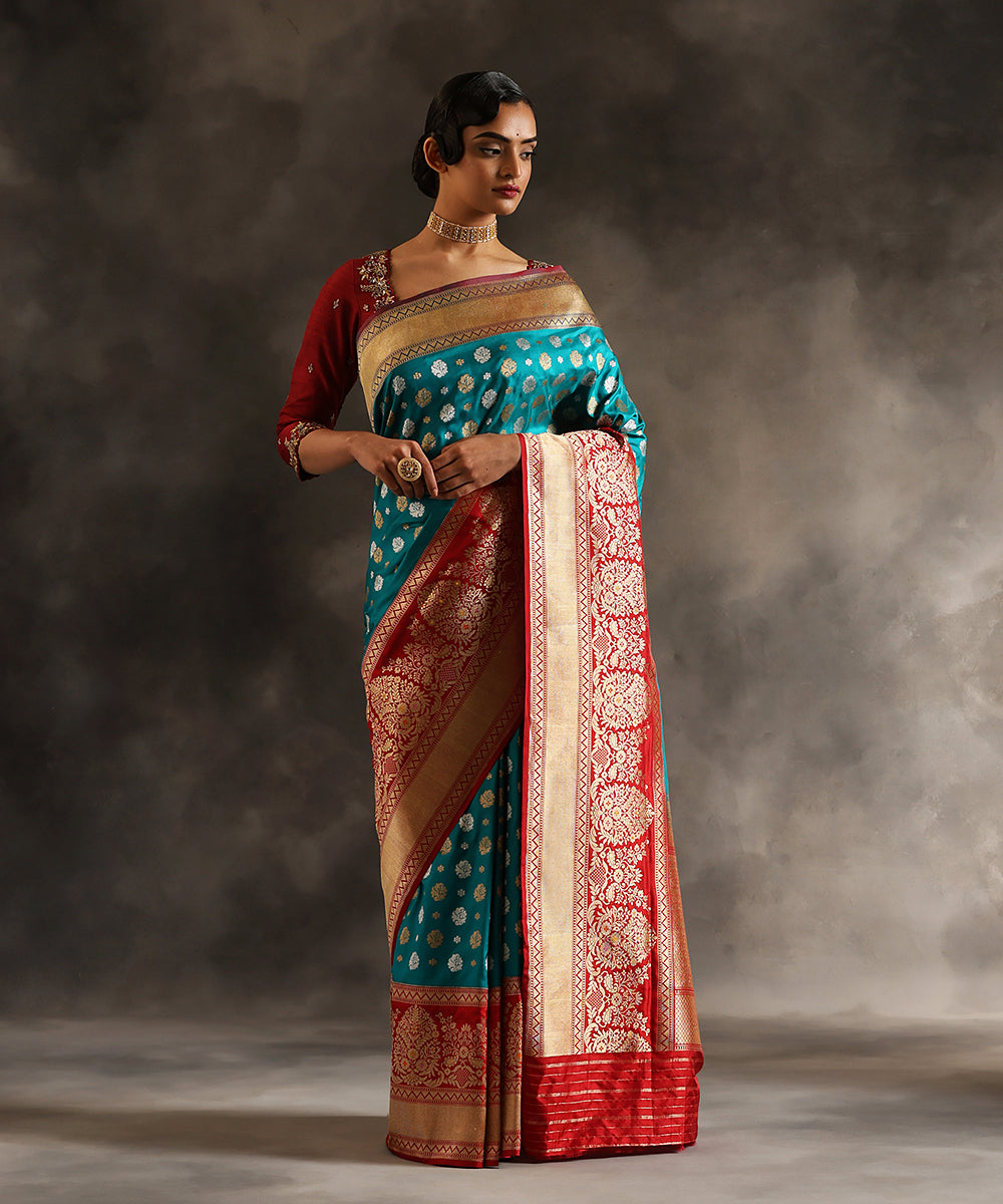 Handloom_Teal_Green_Pure_Katan_Silk_Banarasi_Saree_With_Traditional_Motifs_And_Red_Contrast_Border_WeaverStory_02