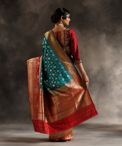 Handloom_Teal_Green_Pure_Katan_Silk_Banarasi_Saree_With_Traditional_Motifs_And_Red_Contrast_Border_WeaverStory_03