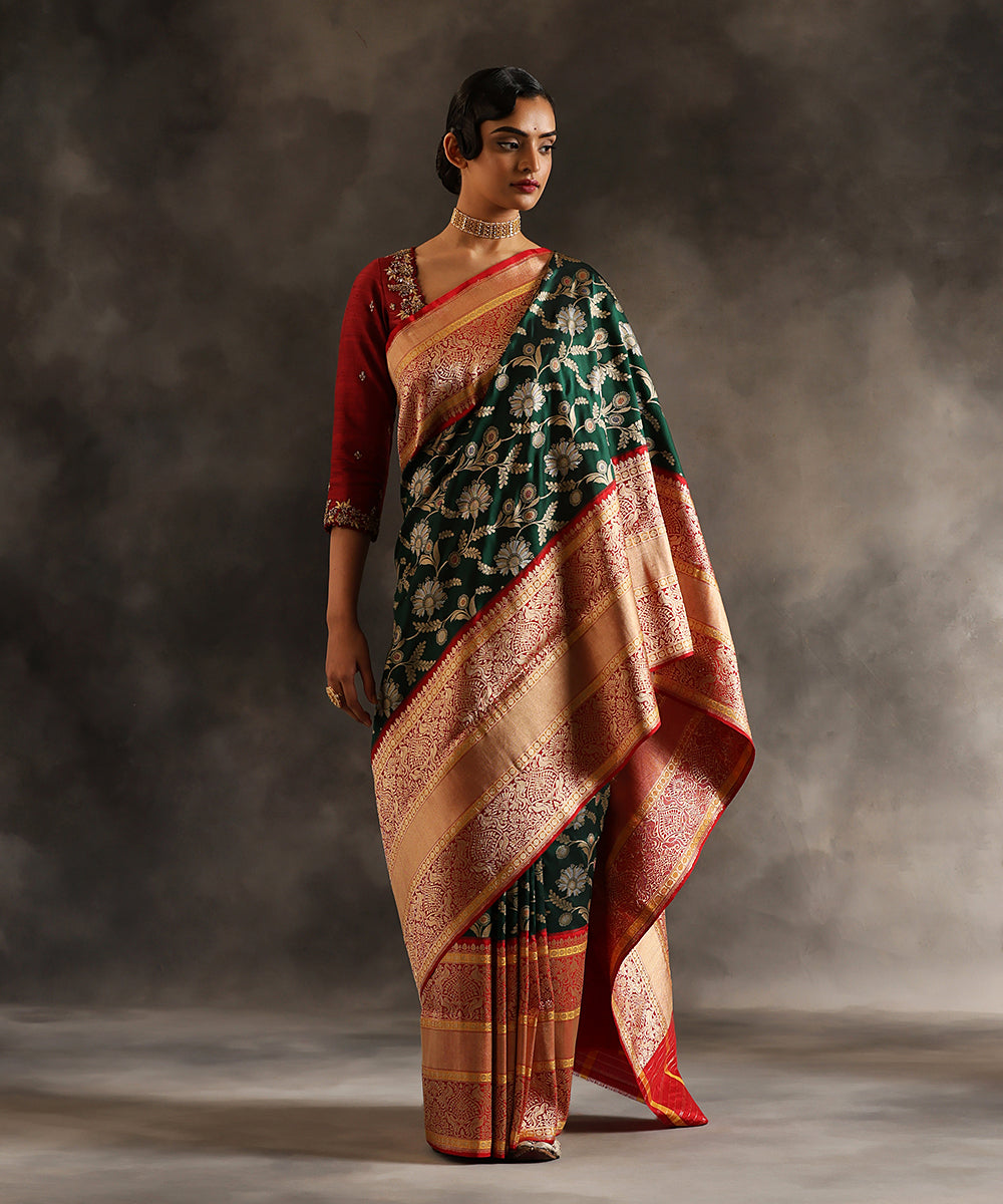 Green_Handloom_Pure_Katan_Silk_Banarasi_Saree_With_All_Over_Zari_Jaal_And_Red_Meenakari_Border_WeaverStory_02