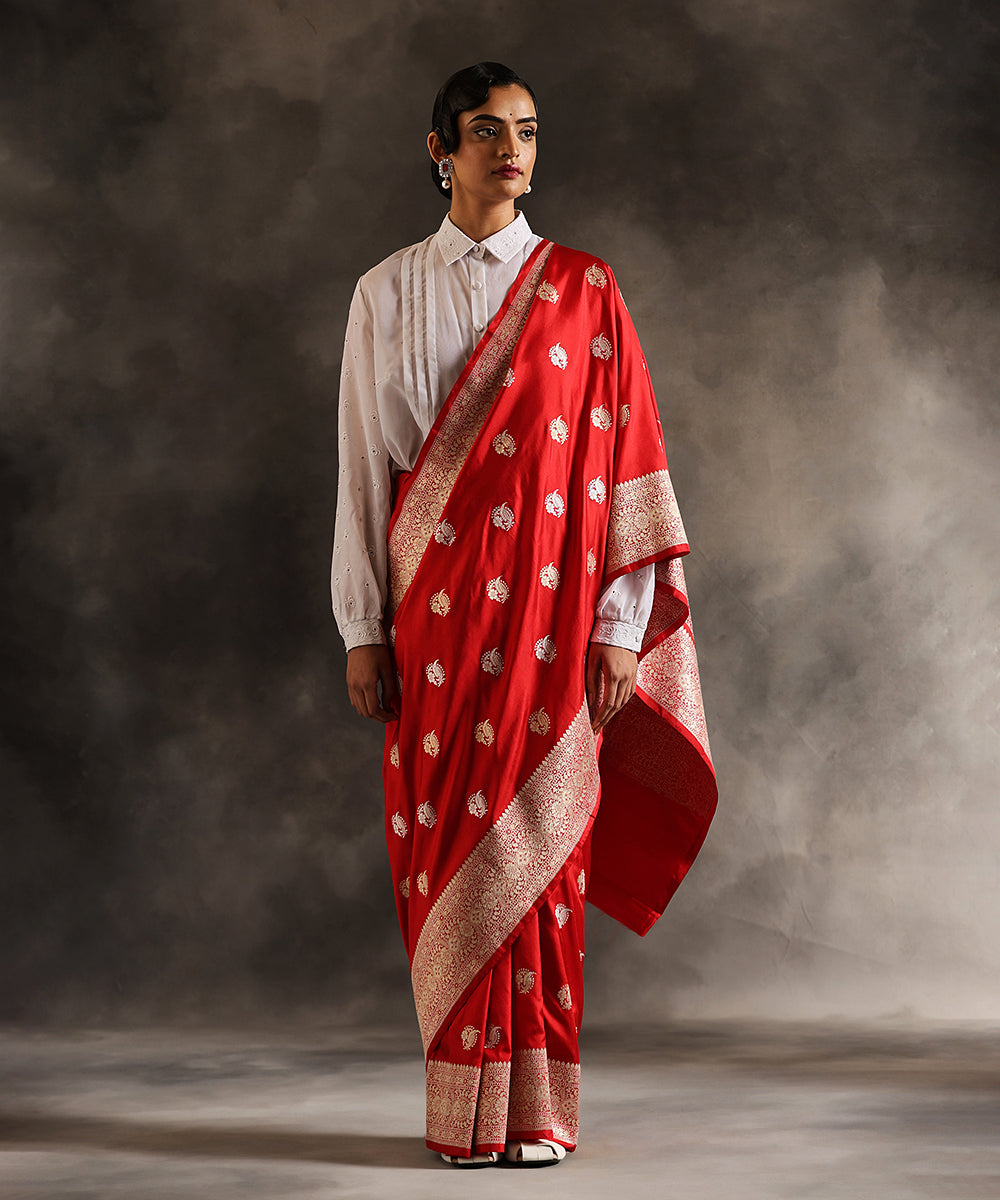 Red_Handloom_Pure_Katan_Silk_Banarasi_Saree_With_Sona_Rupa_Zari_WeaverStory_02