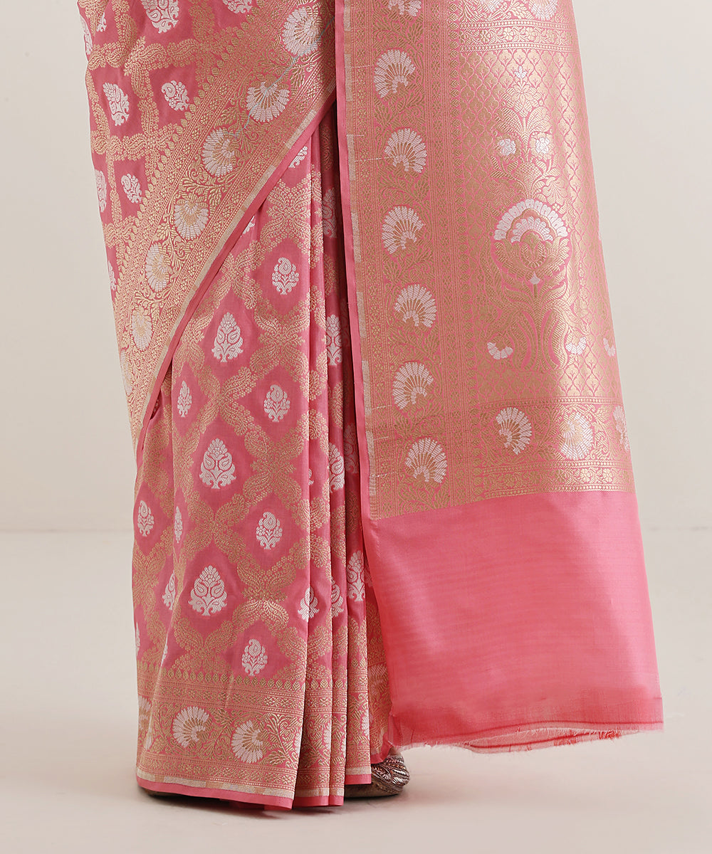 Baby_Pink_Handloom_Pure_Katan_Silk_Banarasi_Saree_With_Sona_Rupa_Jaal_WeaverStory_04