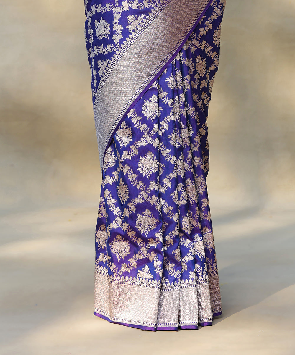 Handloom_Ink_Blue_Pure_Katan_Silk_Banarasi_Saree_With_Golden_Jaal_WeaverStory_04