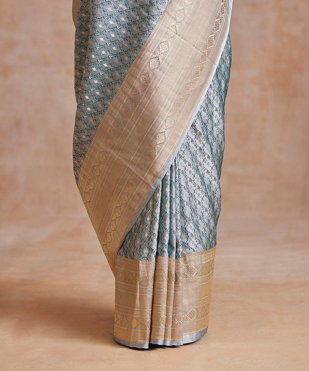 Pastel_Grey_Handloom_Pure_Satin_Silk_Tanchoi_Banarasi_Saree_WeaverStory_04