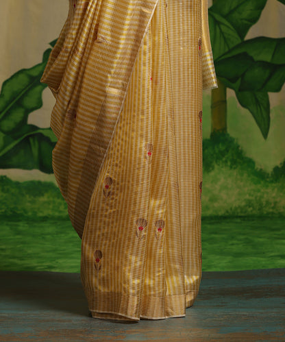 Handloom_Yellow_Striped_Pure_Chanderi_Silk_Saree_With_Flower_Booti_WeaverStory_04