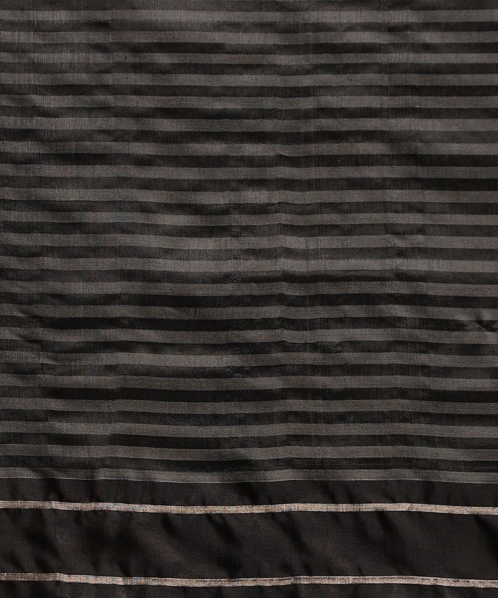 Handloom_Black_Striped_Pure_Chanderi_Silk_Saree_With_Tilak_Meenakari_Booti_WeaverStory_05