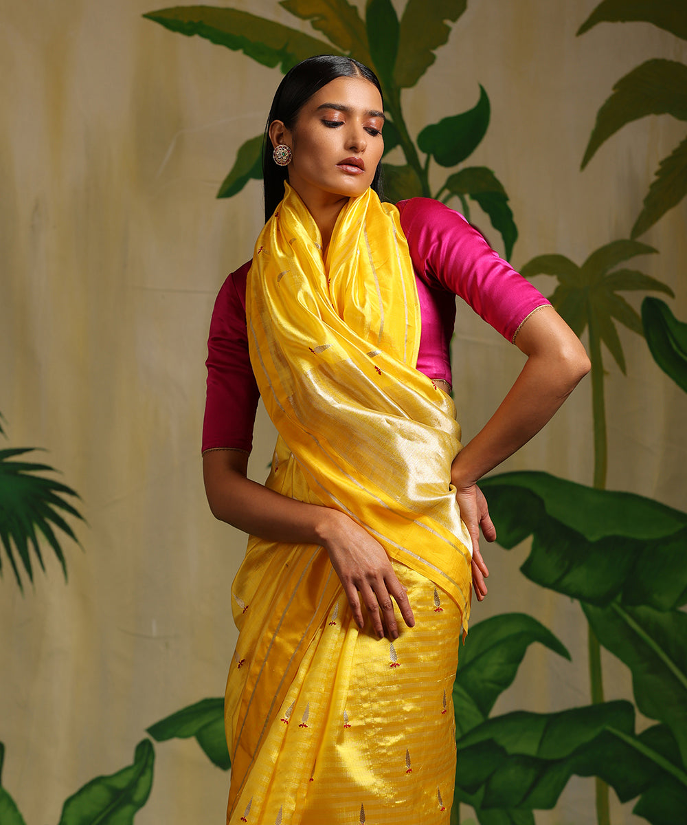 Handloom_Yellow_Striped_Pure_Chanderi_Silk_Saree_With_Tilak_Meenakari_Booti_WeaverStory_01