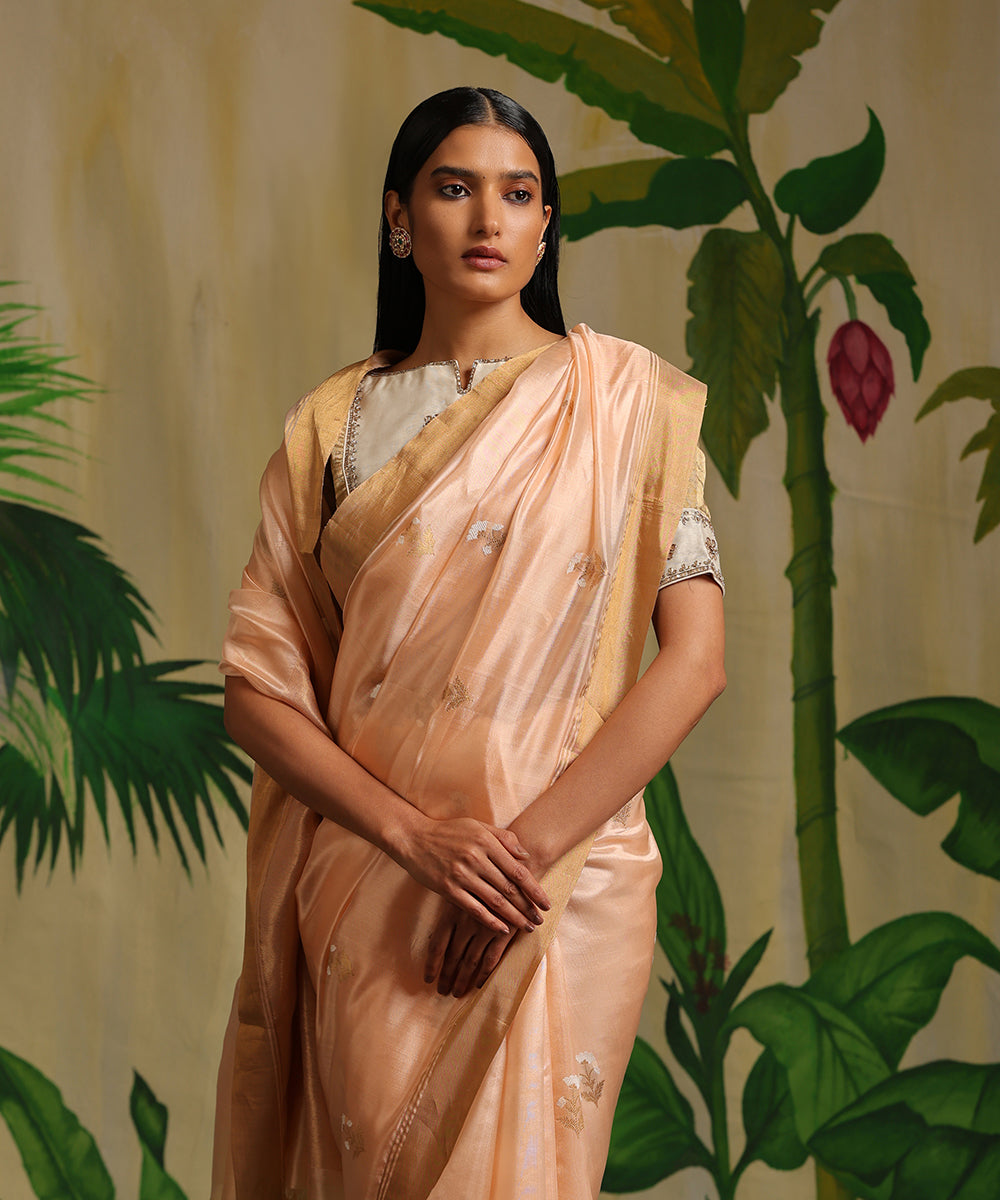 Handloom_Pastel_Peach_Pure_Chanderi_Silk_Saree_With_Meena_Booti_WeaverStory_01