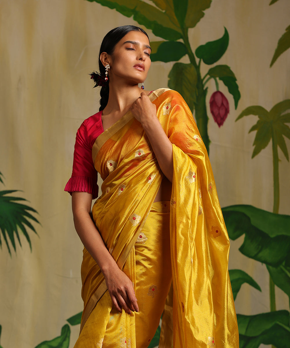 Mustard_Handloom_Pure_Chanderi_Silk_Saree_With_Floral_Booti_WeaverStory_01