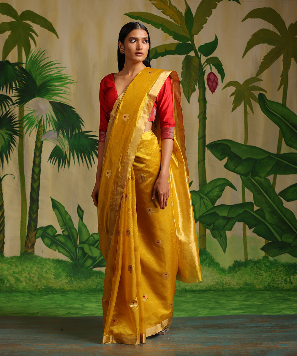 Handloom_Mustard_Pure_Chanderi_Silk_Saree_With_Guldasta_Booti_WeaverStory_02