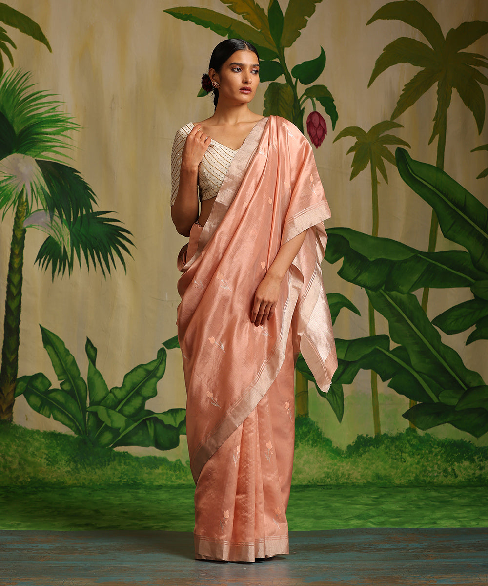 Handloom_Pastel_Peach_Pure_Chanderi_Silk_Saree_With_Two_Flower_Booti_WeaverStory_02