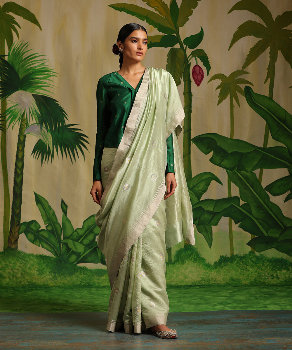 Handloom_Pastel_Green_Pure_Chanderi_Silk_Saree_With_5_Petal_Flower_Booti_WeaverStory_02