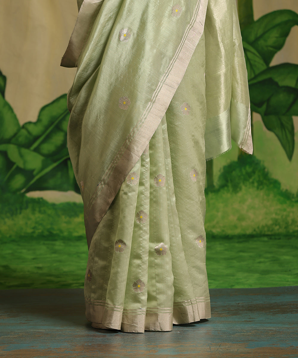 Handloom_Pastel_Green_Pure_Chanderi_Silk_Saree_With_5_Petal_Flower_Booti_WeaverStory_04