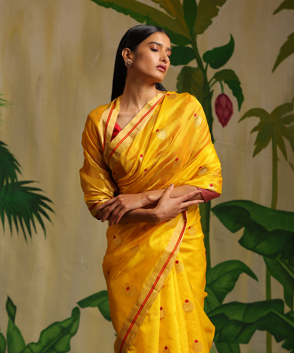 Handloom_Yellow_Pure_Chanderi_Silk_Saree_With_Meena_Aanar_Booti_WeaverStory_01