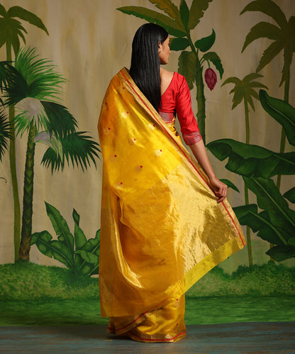 Handloom_Yellow_Pure_Chanderi_Silk_Saree_With_Meena_Aanar_Booti_WeaverStory_03