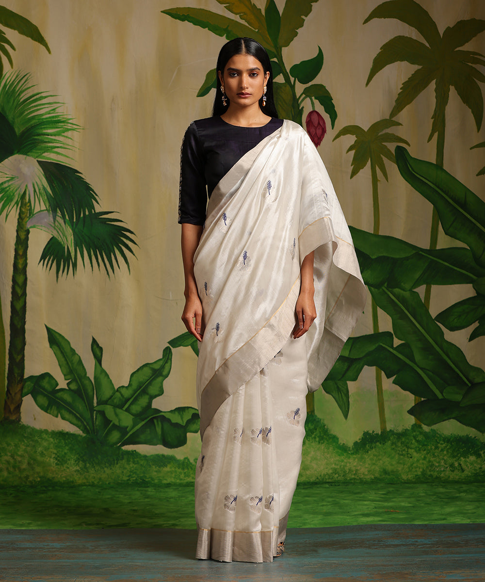 White_Handloom_Pure_Chanderi_Silk_Saree_With_Hibiscus_Booti_WeaverStory_02