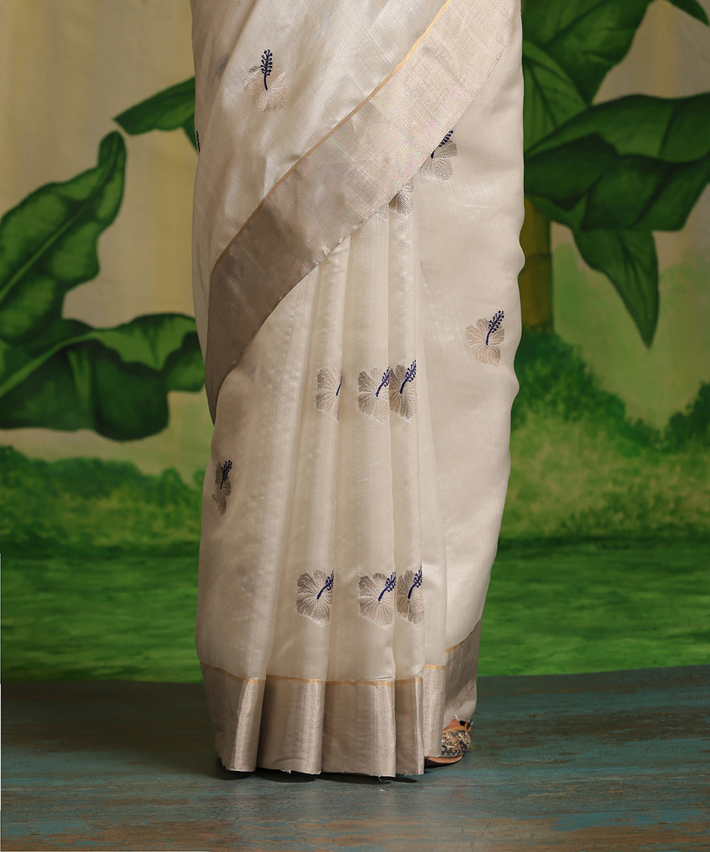 White_Handloom_Pure_Chanderi_Silk_Saree_With_Hibiscus_Booti_WeaverStory_04