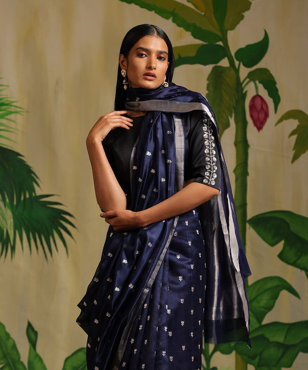 Handloom_Navy_Blue_Pure_Chanderi_Silk_Saree_With_Lotus_Booti_WeaverStory_01