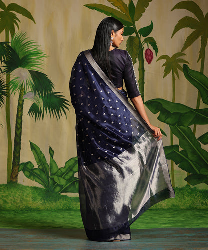 Handloom_Navy_Blue_Pure_Chanderi_Silk_Saree_With_Lotus_Booti_WeaverStory_03