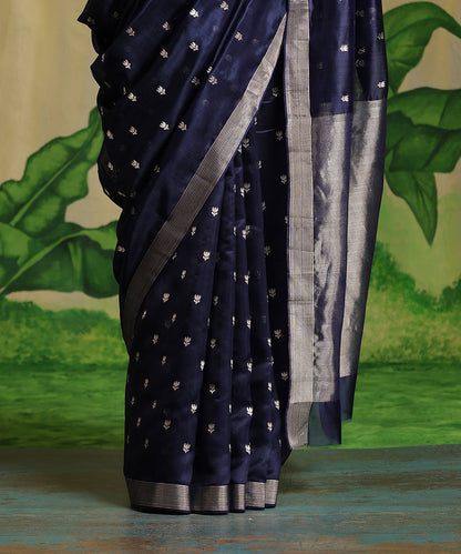 Handloom_Navy_Blue_Pure_Chanderi_Silk_Saree_With_Lotus_Booti_WeaverStory_04