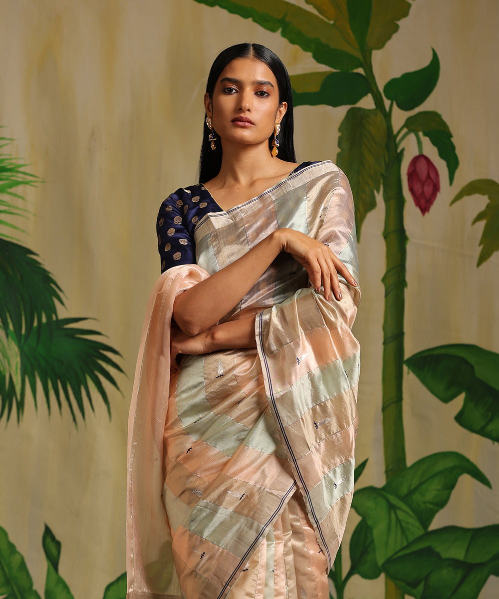 Handloom_Peach_And_White_Striped_Pure_Chanderi_Silk_Saree_With_Tilak_Booti_WeaverStory_01