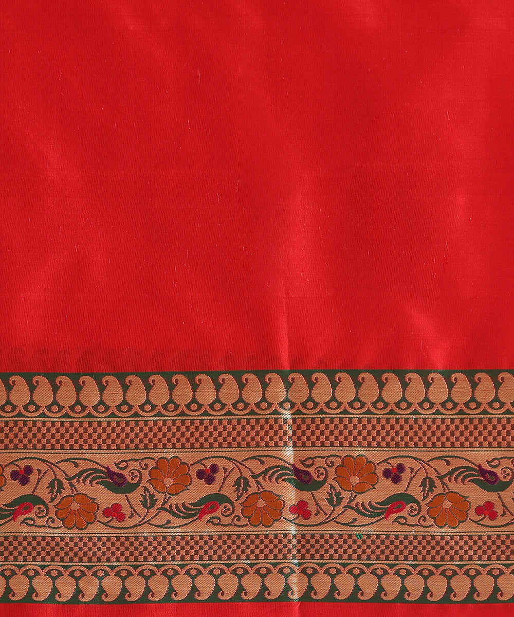 Handloom_Red_Pure_Katan_Silk_Banarasi_Patola_Saree_With_Meenakari_Border_WeaverStory_05