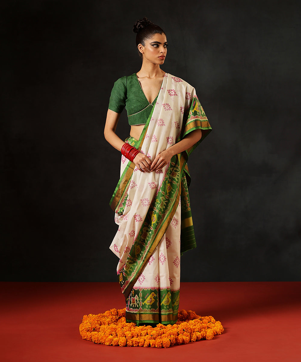 HandloomGreen_And_White_Pure_Mulberry_Silk_Single_Ikat_Patola_Saree_With_Tissue_Border_WeaverStory_02