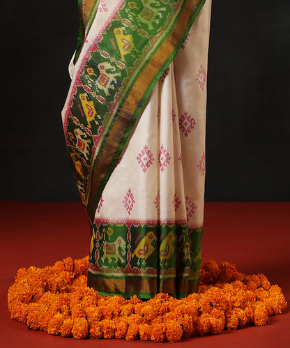 HandloomGreen_And_White_Pure_Mulberry_Silk_Single_Ikat_Patola_Saree_With_Tissue_Border_WeaverStory_04