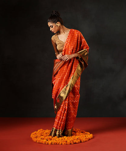 Handloom_Orange_Double_Shade_Pure_Mulberry_Silk_Patola_Saree_With_Gold_Tissue_Border_WeaverStory_02